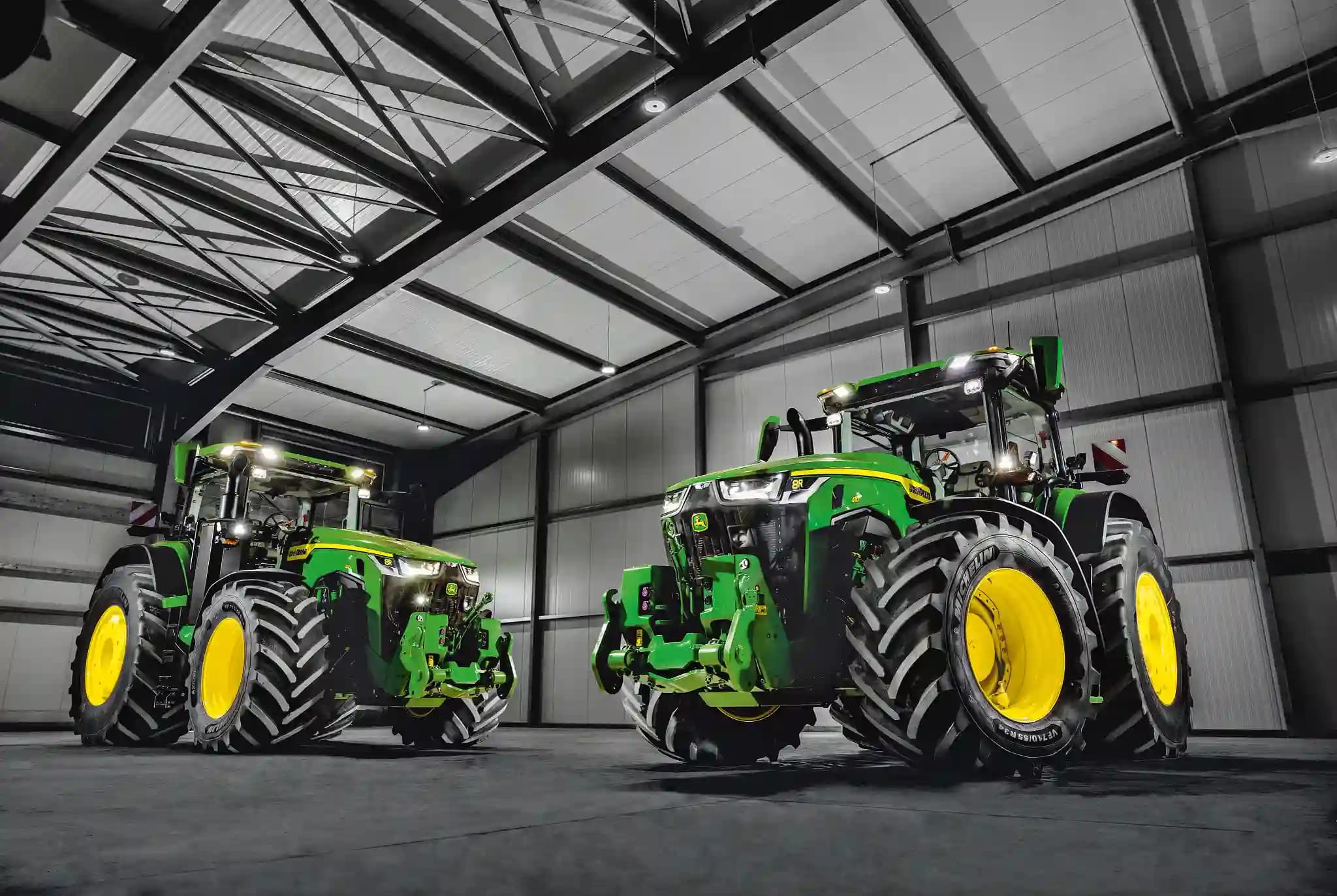 JOHN DEERE SERIJA 8: TRAKTORI ZA MAKSIMALNU PRODUKTIVNOST