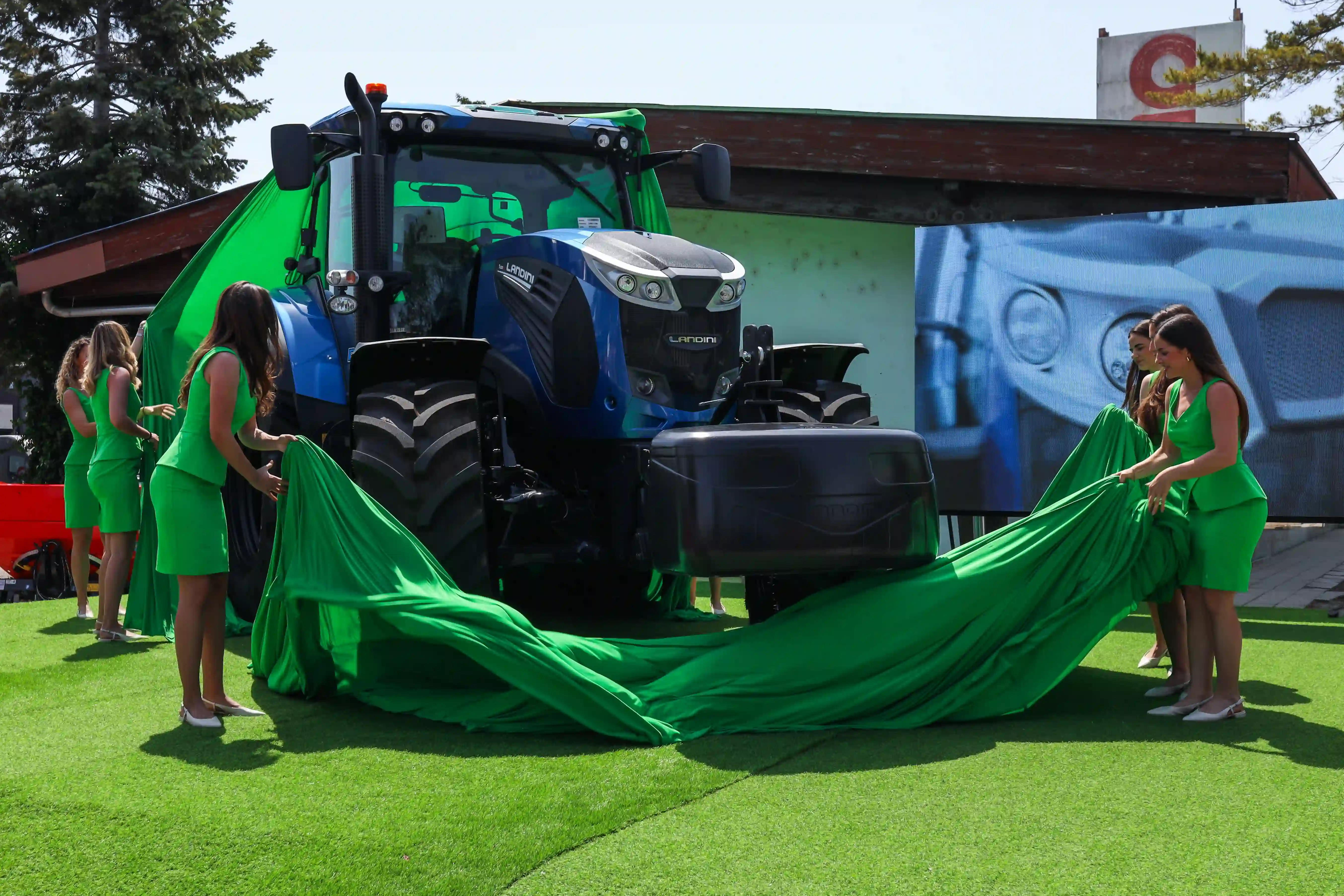 Delta Agrar predstavila najsavremeniji traktor: Landini 7, spoj efikasnosti i održivosti