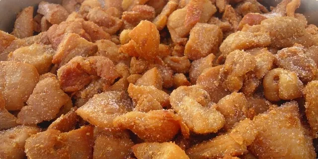 Ceca Sremica i čvarci u čokoladi