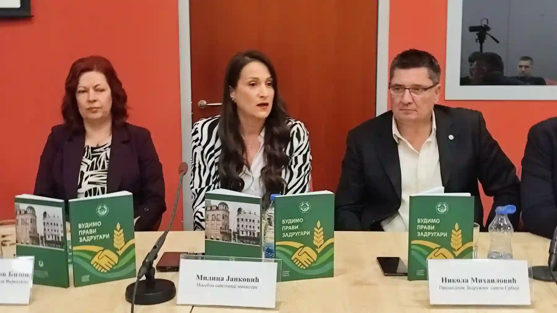 Knjiga Budimo pravi zadrugari predstavljena na Poljoprivrednom sajmu u Novom Sadu