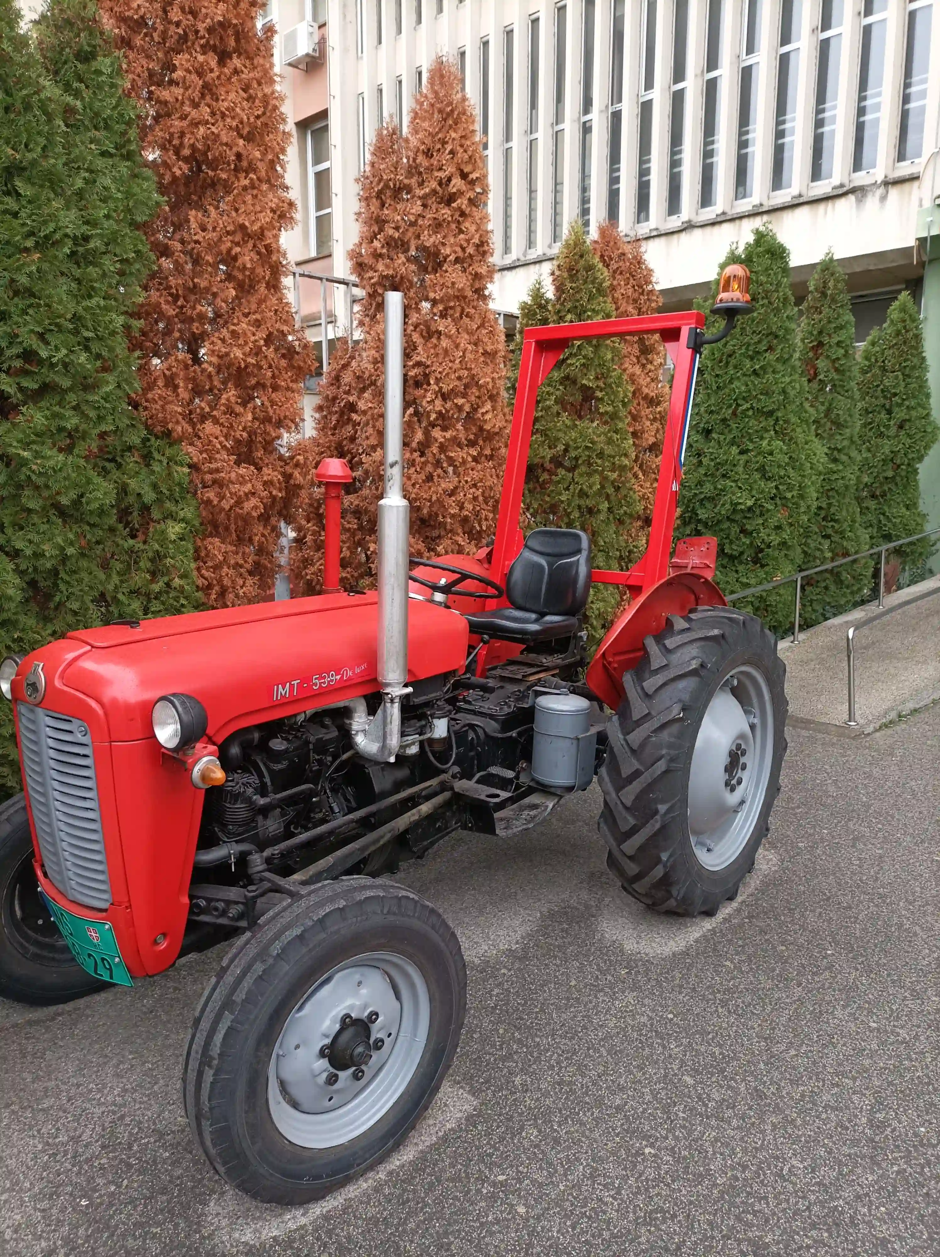 Konkurišite za subvencionisanu dodelu zaštitnog rama za upotrebljavani traktor