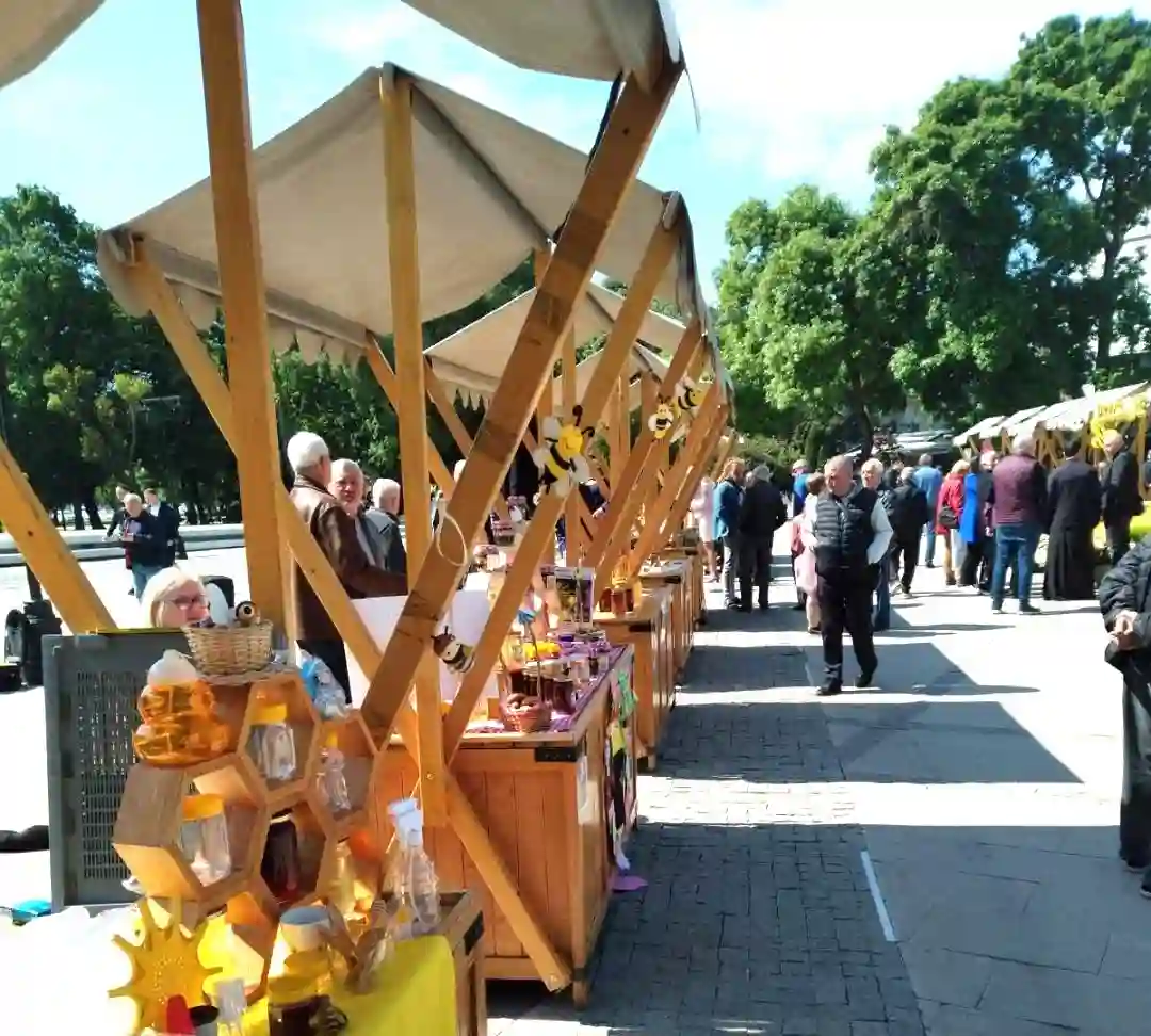 Lebane u duhu tradicije: Sajam pčelarstva i starih zanata